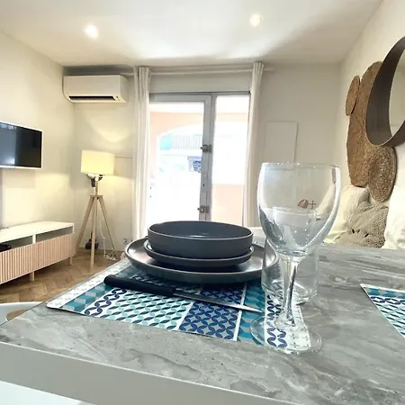 Apartman Bricka - 200m To The Beach, Parking, Clim, Terrace
