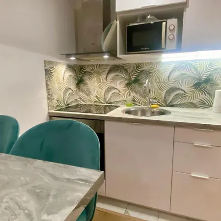 Apartment Bricka - 200m To The Beach, Parking, Clim, Terrace *